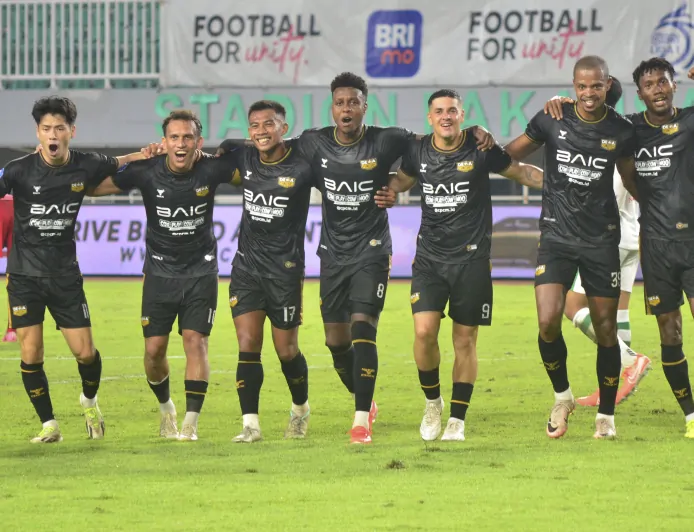 Dewa United FC Kalahkan Persebaya