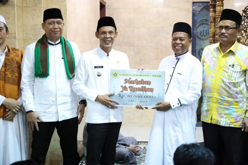 Wabup Jaro Ade Tarawih 2.webp
