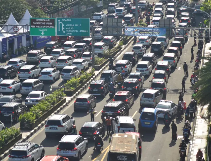 Libur Panjang, Wisatawan Mulai Padati Kawasan Puncak Bogor, Puncak Arus Kepadatan Diprediksi Sabtu