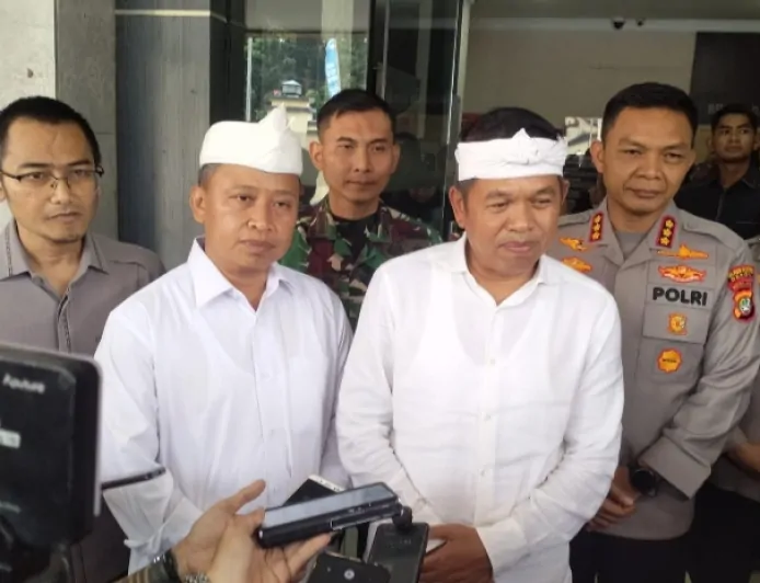 Tinjau Lokasi Pembakaran Mobil Polisi oleh Massa di Kota Depok, Gubernur Dedi Mulyadi Beberkan Ini