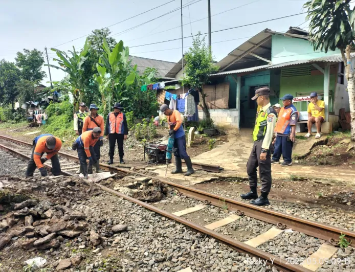 Tingkatkan Keselamatan, KAI Daop 1 Jakarta Tutup Perlintasan Sebidang Liar