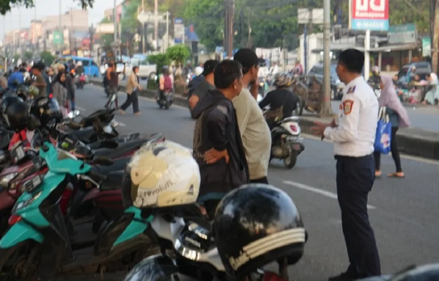 Tertibkan Parkir Liar 2.webp