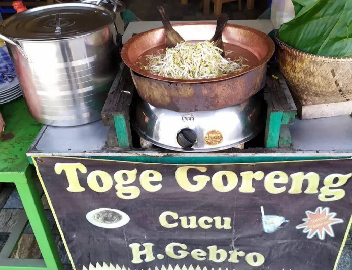 Toge Goreng Legend Pak Gebro Sejak Tahun 1943 Hingga Saat Ini Masih Eksis
