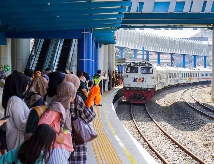 Mau Liburan? Yuk Naik Kereta Api Ekonomi Komersial, Cukup Bayar Rp31 Ribu!