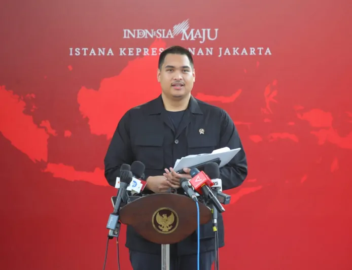Demo Didepan Kantor Kemenpora Ricuh, Menpora Dito Sesalkan Adanya Kekerasan Terhadap Aparat Kepolisian