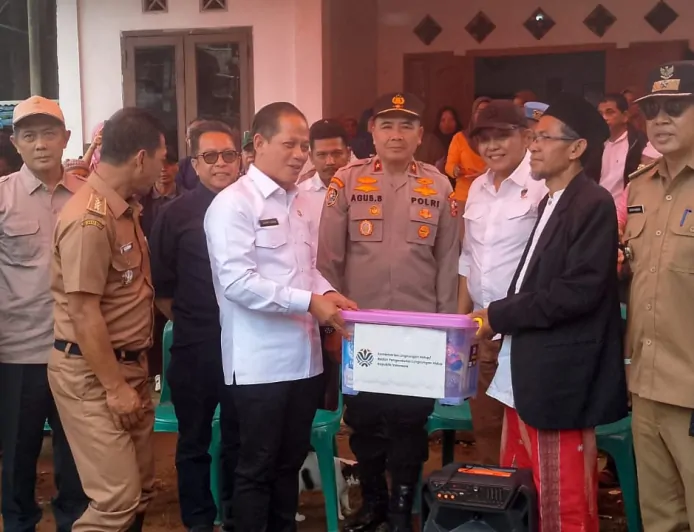 Menteri LH Soroti Bangunan Vila dan Penanganan Sampah di Puncak