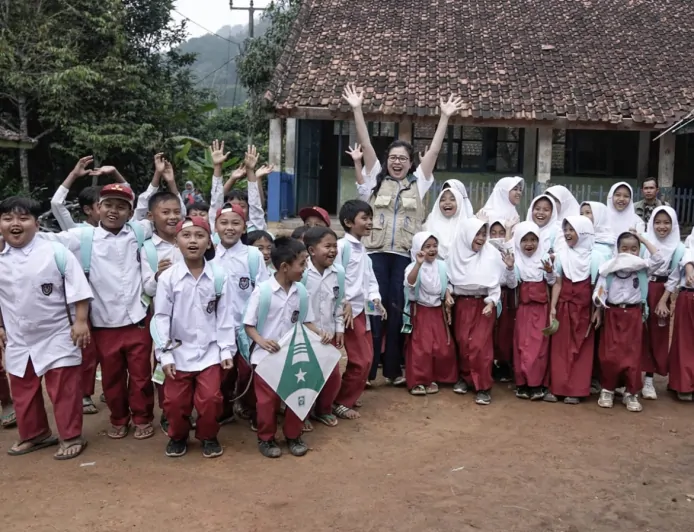 EIGER Junior Kirim 2.000 Tas Sekolah untuk Anak-Anak di Pelosok Indonesia
