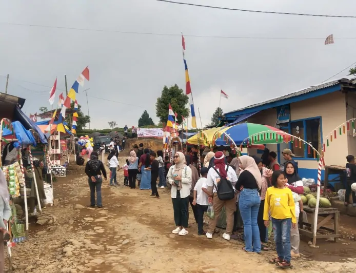 Dari Balik Kabut Pegunungan, Tour Malasari Halimun Salak Menyapa Dunia