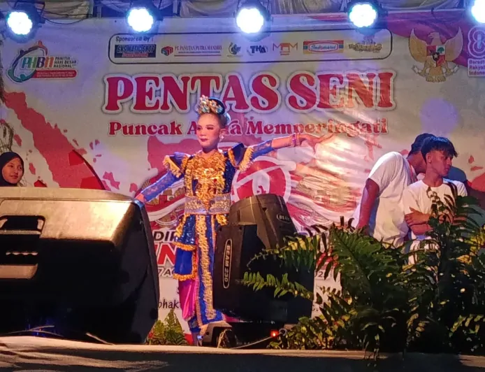 Pentas Seni Meriahkan Puncak HUT ke-80 RI di RW 01 Kertamaya Bogor Selatan