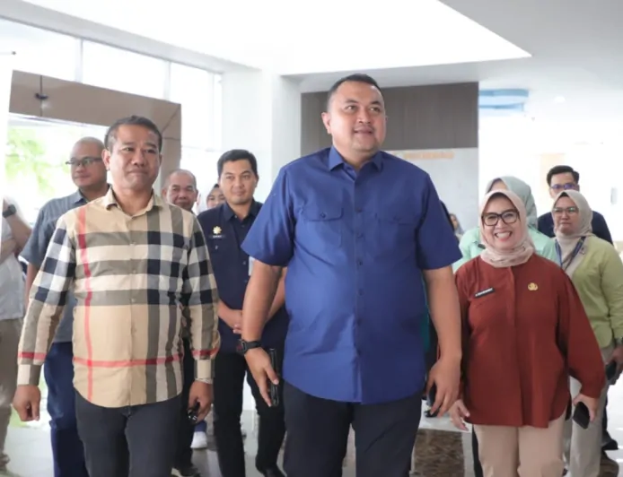 Pastikan Pelayanan Kesehatan Optimal, Bupati Bogor Rudy Susmanto Tinjau Klinik Utama Parung, Ini Hasilnya