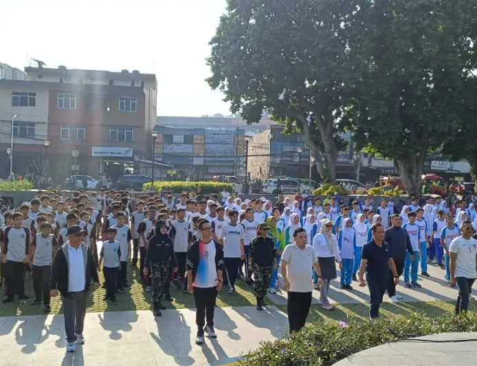Dihadiri Menteri LH, Senam Sehat Wartawan PWI Kota Bogor di Alun-alun Bogor Pecah Dipadati Ratusan Warga
