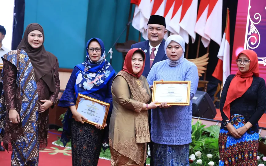 Eva Hari Ibu 2.webp