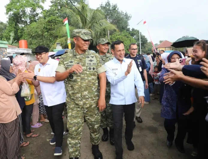 Tinjau Pembangunan Koperasi Merah Putih di Rumpin, Wabup Bogor Jaro Ade Dampingi Wakil Panglima TNI