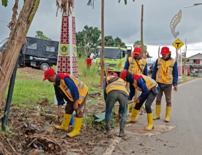 Pemkab Bogor Rutinkan Gotong Royong di Seluruh Wilayah hingga Targetkan Satu Hektar Hutan di Setiap Kecamatan