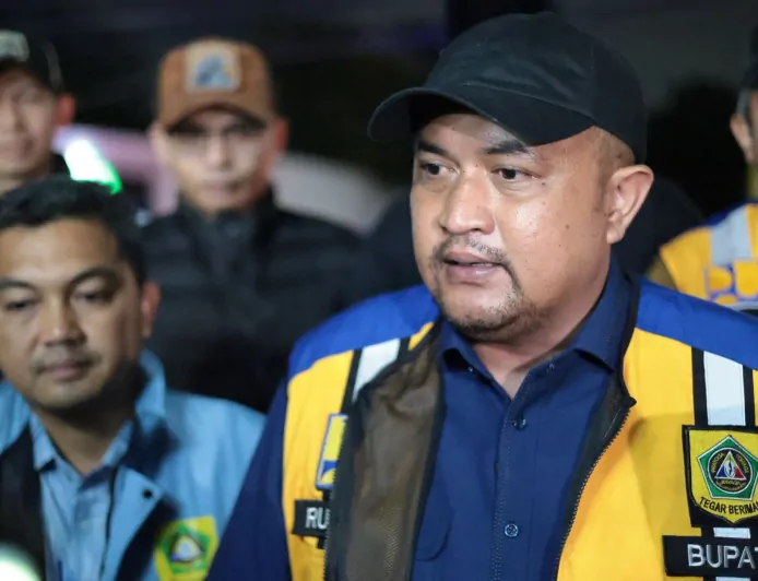 Rudy Susmanto Turun Langsung Pastikan Perbaikan Jalan Raya Parung Bogor Berjalan Lancar Jelang Mudik Lebaran
