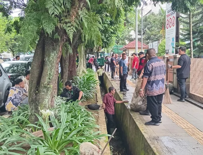 Targetkan Predikat Kota Bersih, Pemkot Bogor Gencarkan Gerakan Jumsih