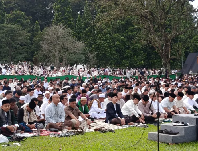 Ribuan Warga Bogor Salat Idulfitri 1447 H di Kebun Raya Bogor, Ini Pesan Khatib Arief Satria