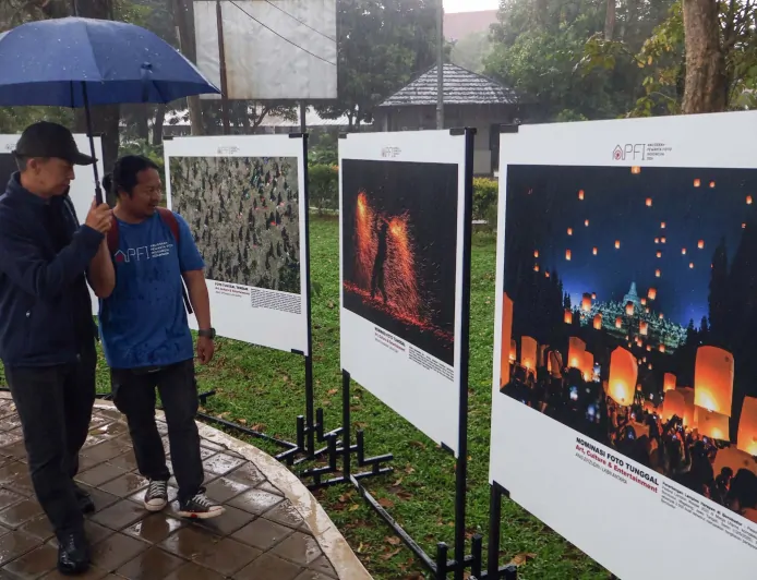 Hujan Tak Halangi Wali Kota Bogor Nikmati Deretan Foto di APFI 2026, Dedie Rachim: 1 Foto Sejuta Cerita