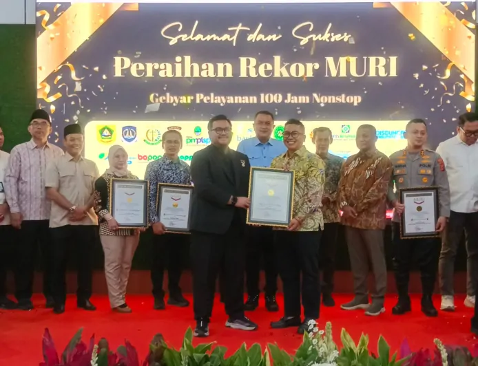 Pelayanan 100 Jam Nonstop Perumda Pasar Tohaga Kabupaten Bogor Pecahkan Rekor MURI, Permudah Urusan Pedagang