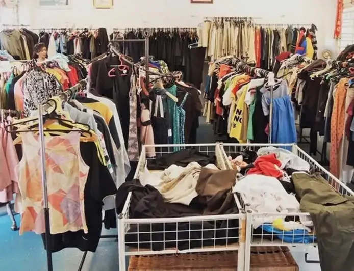 Dibalik Harga Murah dengan Label Brand Ternama, Terdapat Bahaya Virus Mematikan Pada Pakaian Thrifting