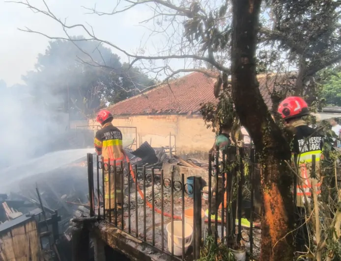 Rumah Bambu Kosong di Kemang Kabupaten Bogor Ludes Terbakar, Kerugian Ditaksir Rp140 Juta