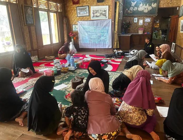 Dosen FISIP Universitas Djuanda Gelar Pengabdian Masyarakat di Kasepuhan Sirnaresmi Sukabumi